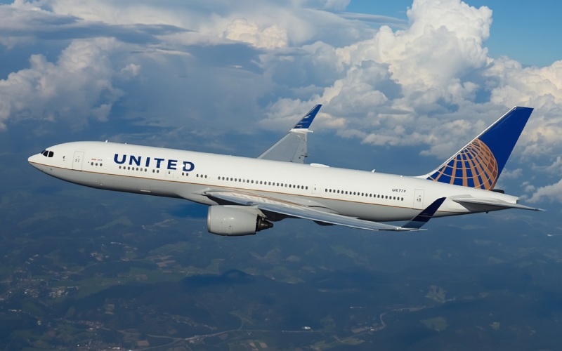 United Airlines Flight UA770 Emergency Diversion